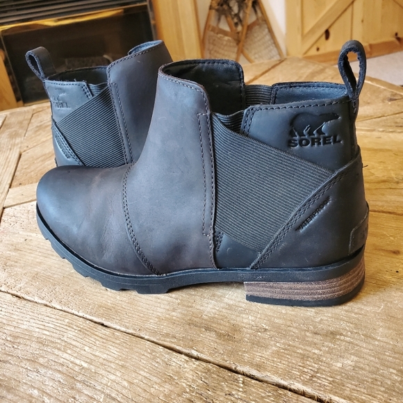 Sorel Shoes - Sorel Leather size 7 bootie for hiking or all year around waterproof boots